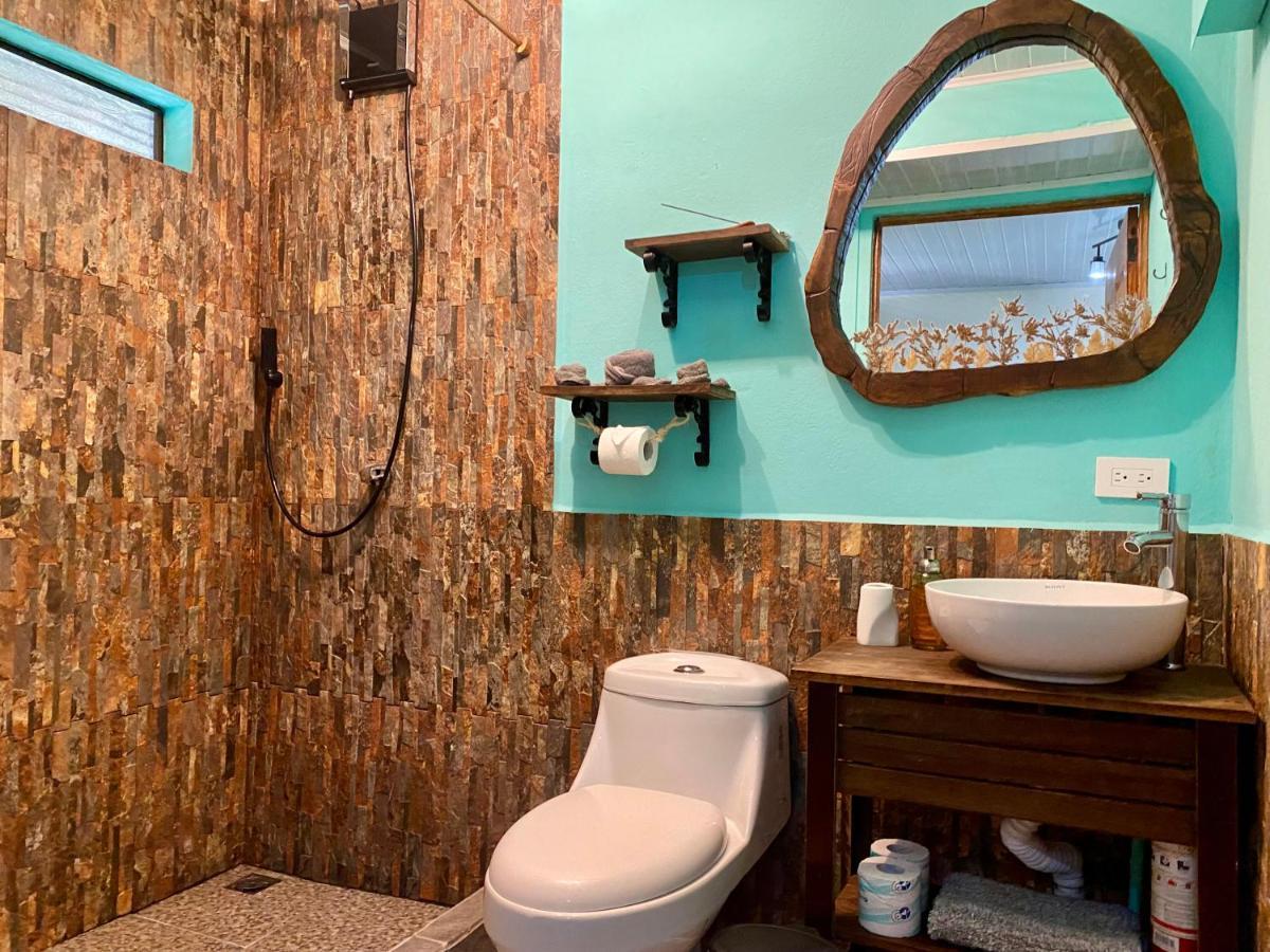 Boutique Rooms River Front At La Junta Dominical Luaran gambar